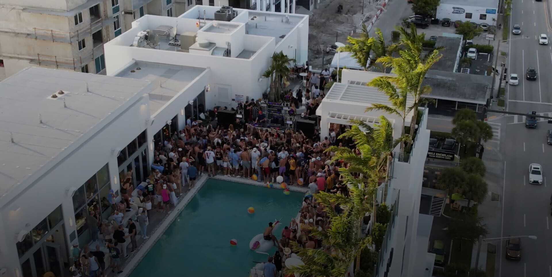 The Easton Rooftop Pool & Lounge Ft Lauderdale, FL